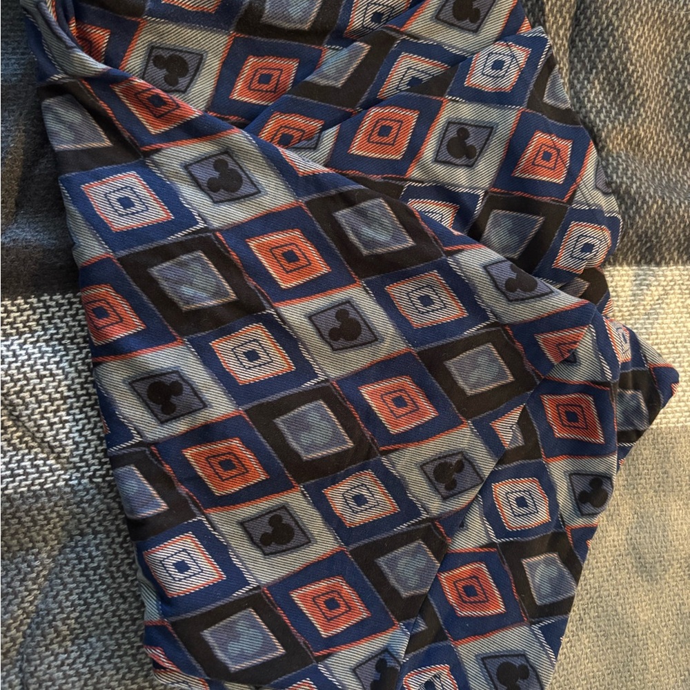 Disney LulaRoe Geometric patterned butter soft leggings, TC